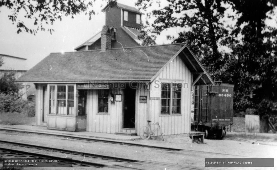 Postcard: Railroad Station, Abbott